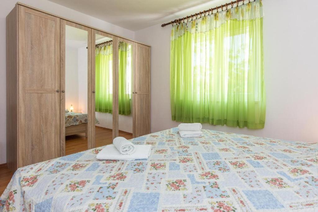 Apartments Hodanic Крк Экстерьер фото
